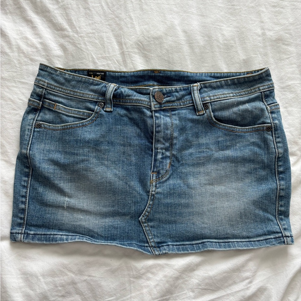 Stylish Blue Denim Mini Skirt